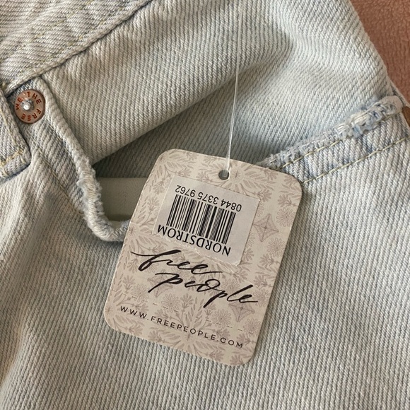 Free People Light Wash Jeans - Picture 5 of 5